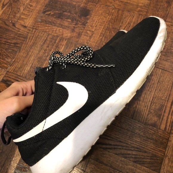 Nike roshe run women sneakers - Picture 2 of 2